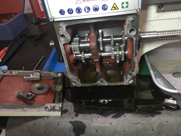 Headstock & Gearbox Machine Oil   LATHE MILLING MACHINE 